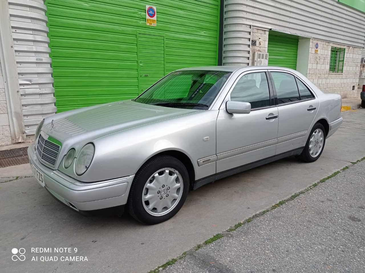 Mercedes Benz Clase E ocasión segunda mano 2000 Diésel por 3.200€ en Málaga