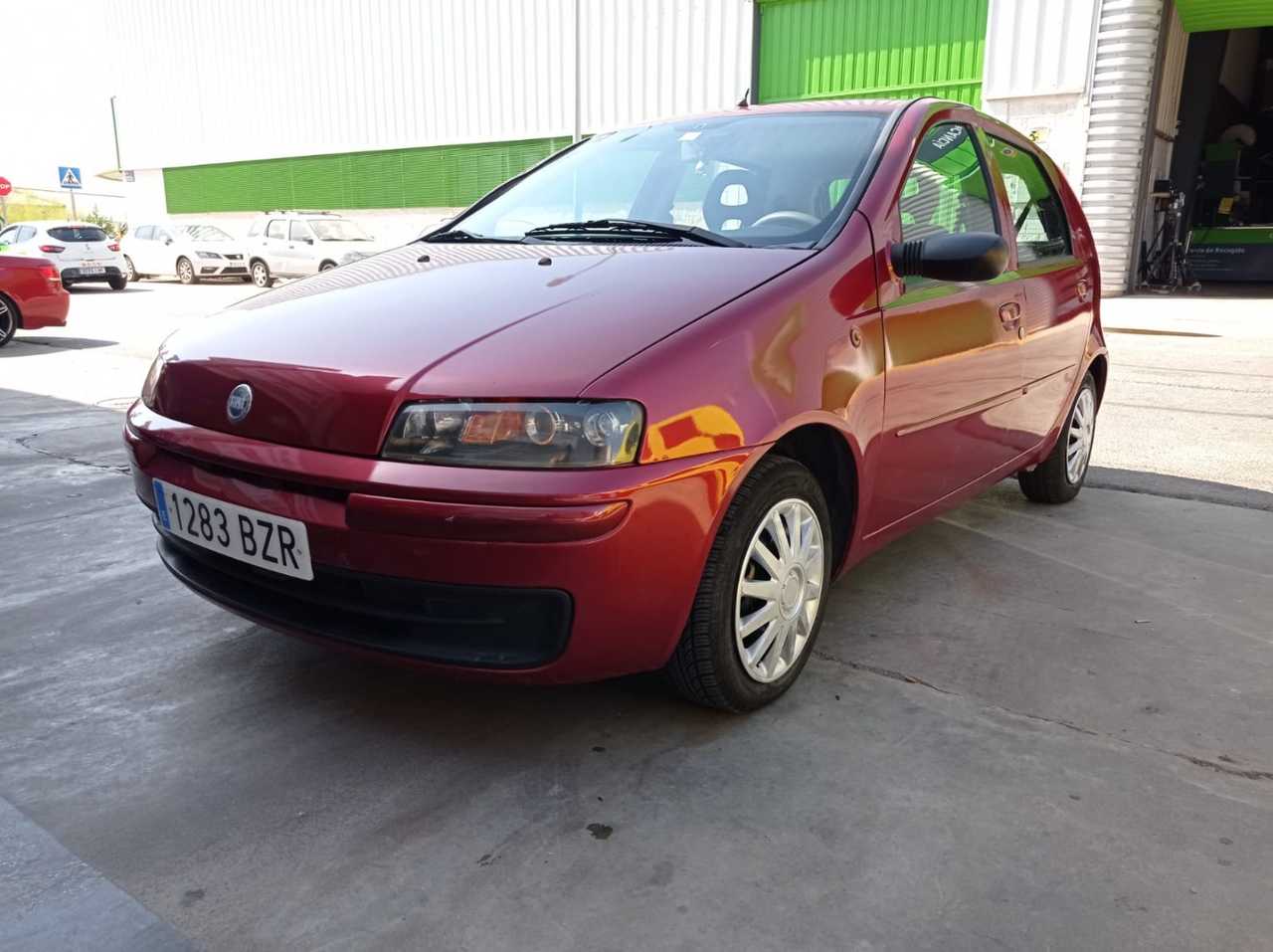 Fiat Punto ocasión segunda mano 2002 Gasolina por 1.800€ en Málaga