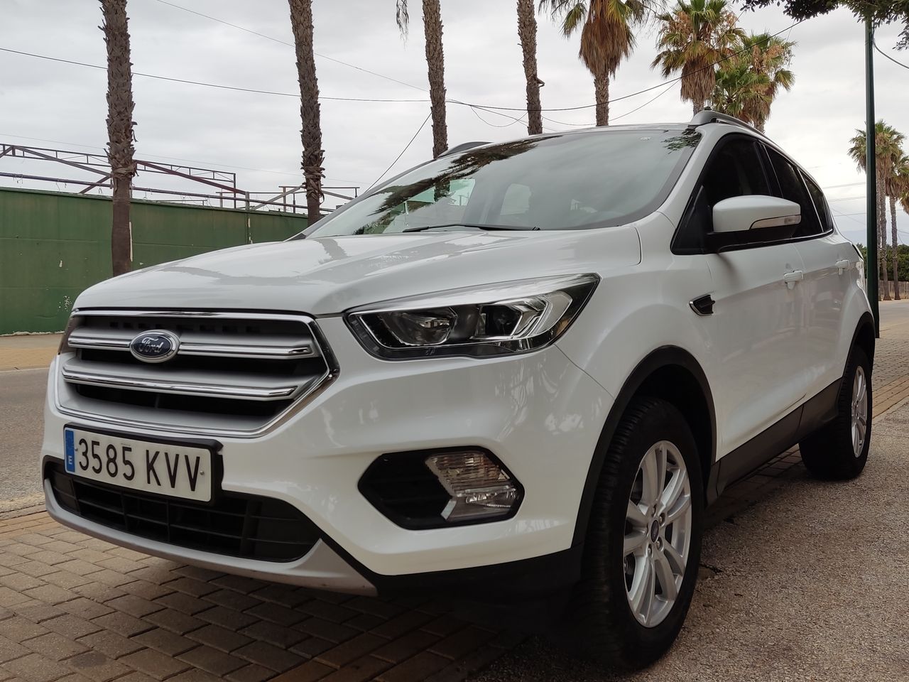 Ford Kuga ocasión segunda mano 2019 Gasolina por 21.900€ en Málaga