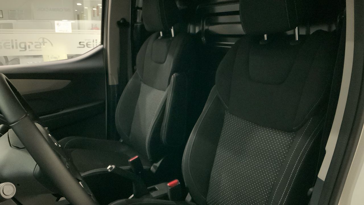 Maxus eDeliver 3 BEV 50KWH AUTO LWB 122 4P