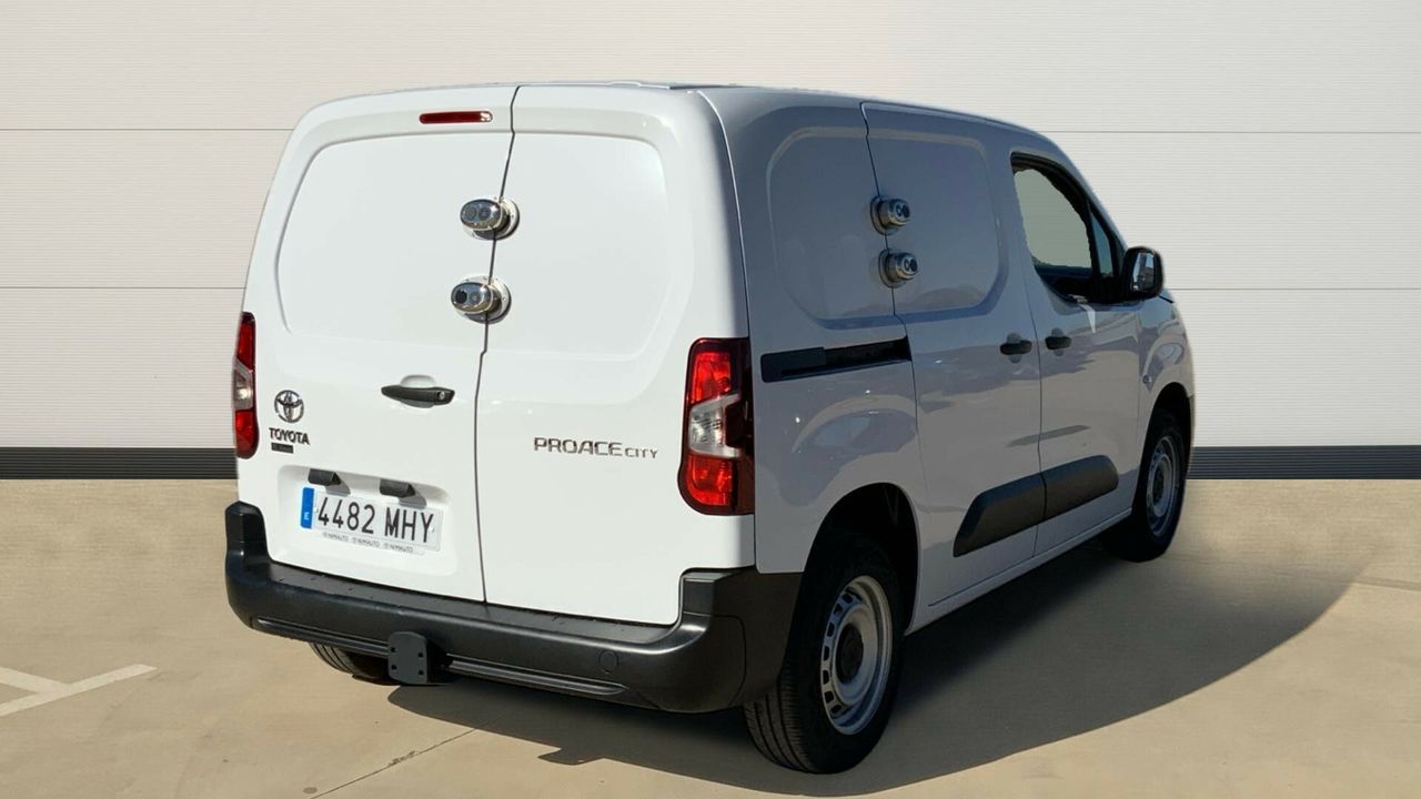 Toyota Proace City 1.5D 75KW GX PLUS MWB 650KG 102 4P