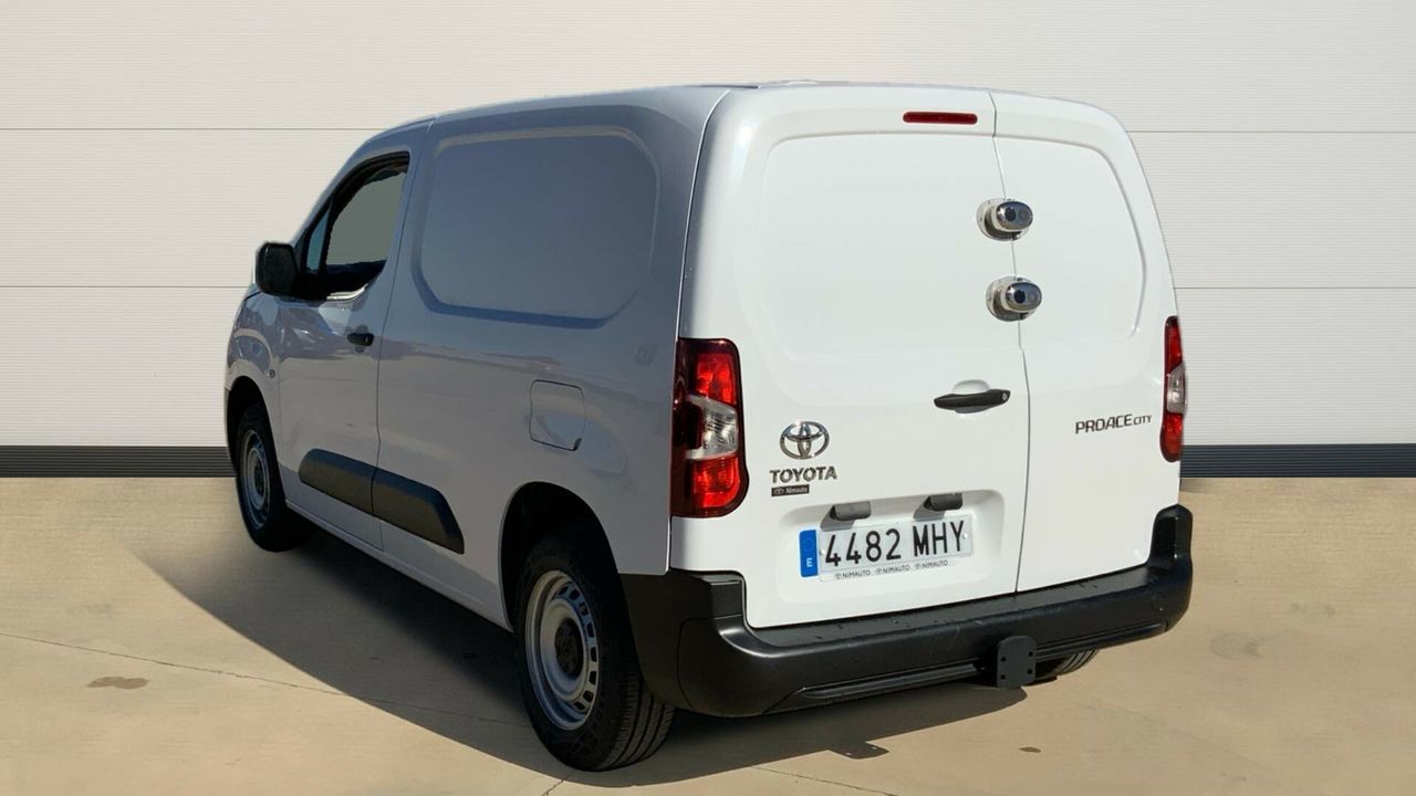 Toyota Proace City 1.5D 75KW GX PLUS MWB 650KG 102 4P