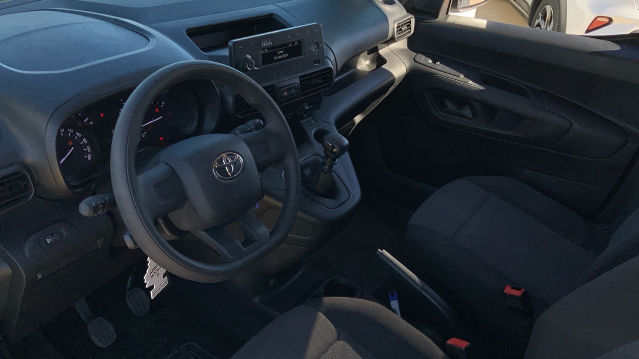 Toyota Proace City 1.5D 75KW GX PLUS MWB 650KG 102 4P