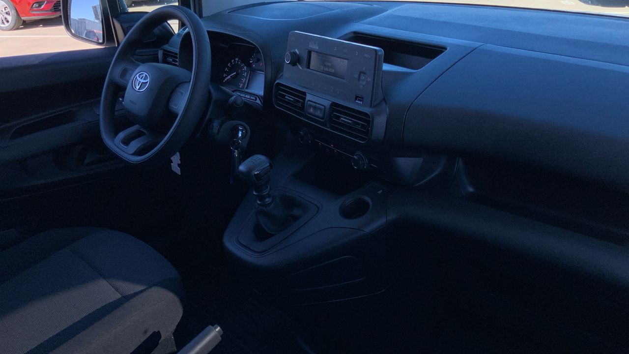 Toyota Proace City 1.5D 75KW GX PLUS MWB 650KG 102 4P