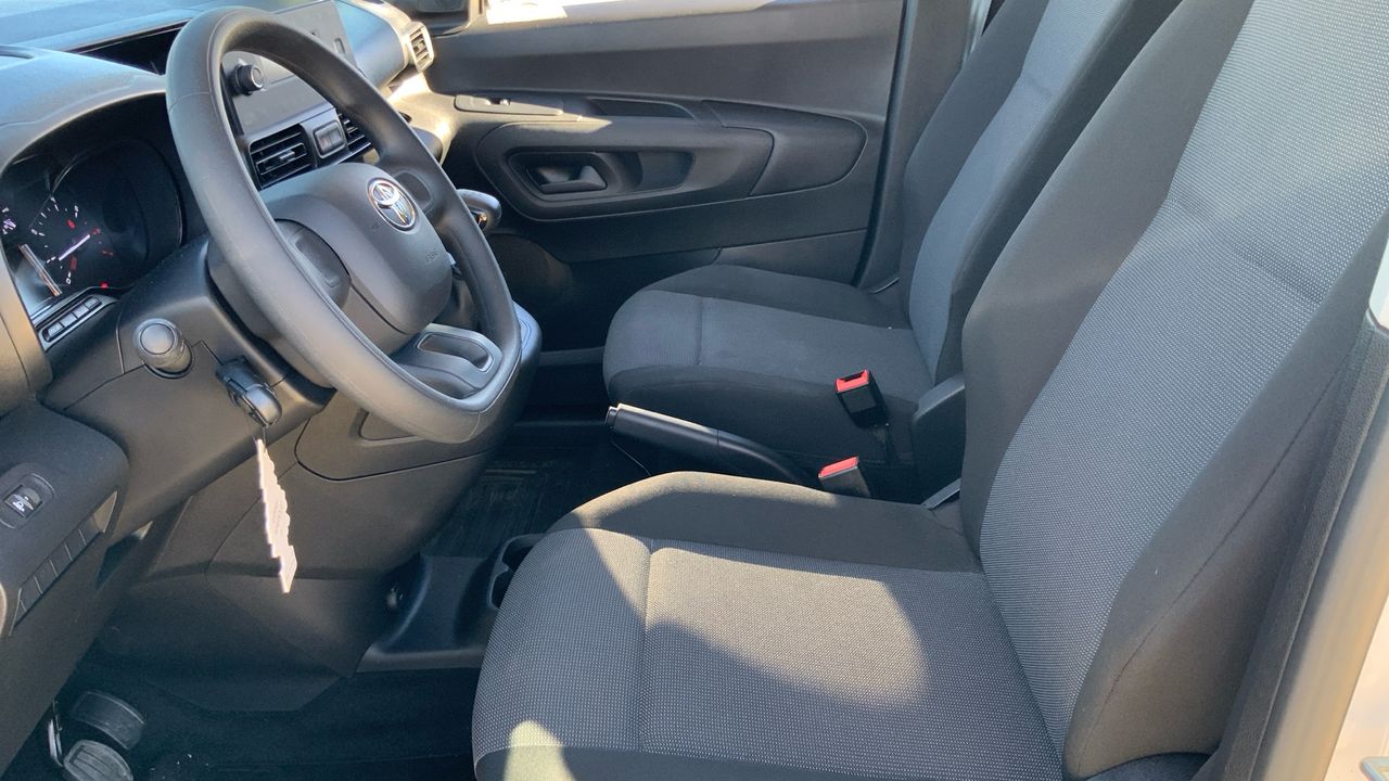 Toyota Proace City 1.5D 75KW GX PLUS MWB 650KG 102 4P