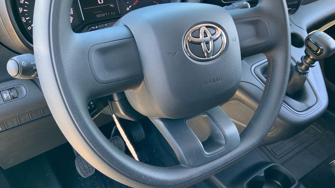Toyota Proace City 1.5D 75KW GX PLUS MWB 650KG 102 4P