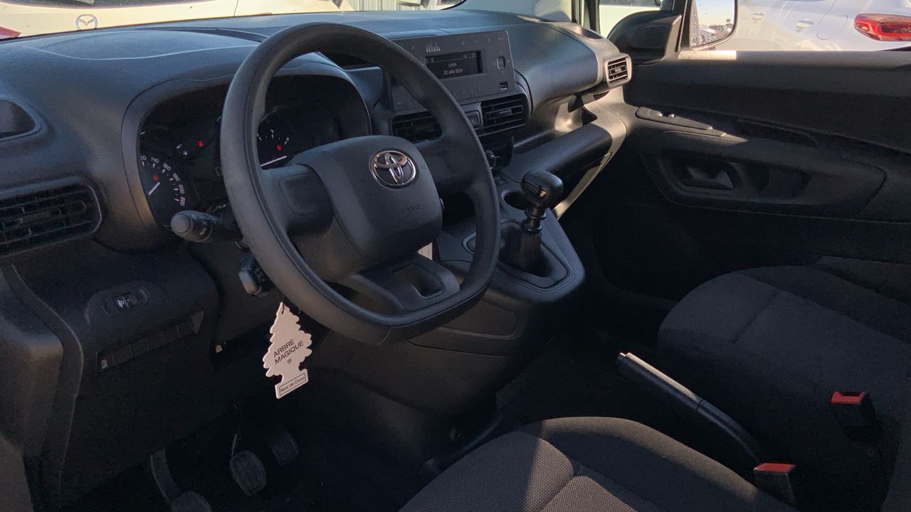 Toyota Proace City 1.5D 75KW GX PLUS MWB 650KG 102 4P