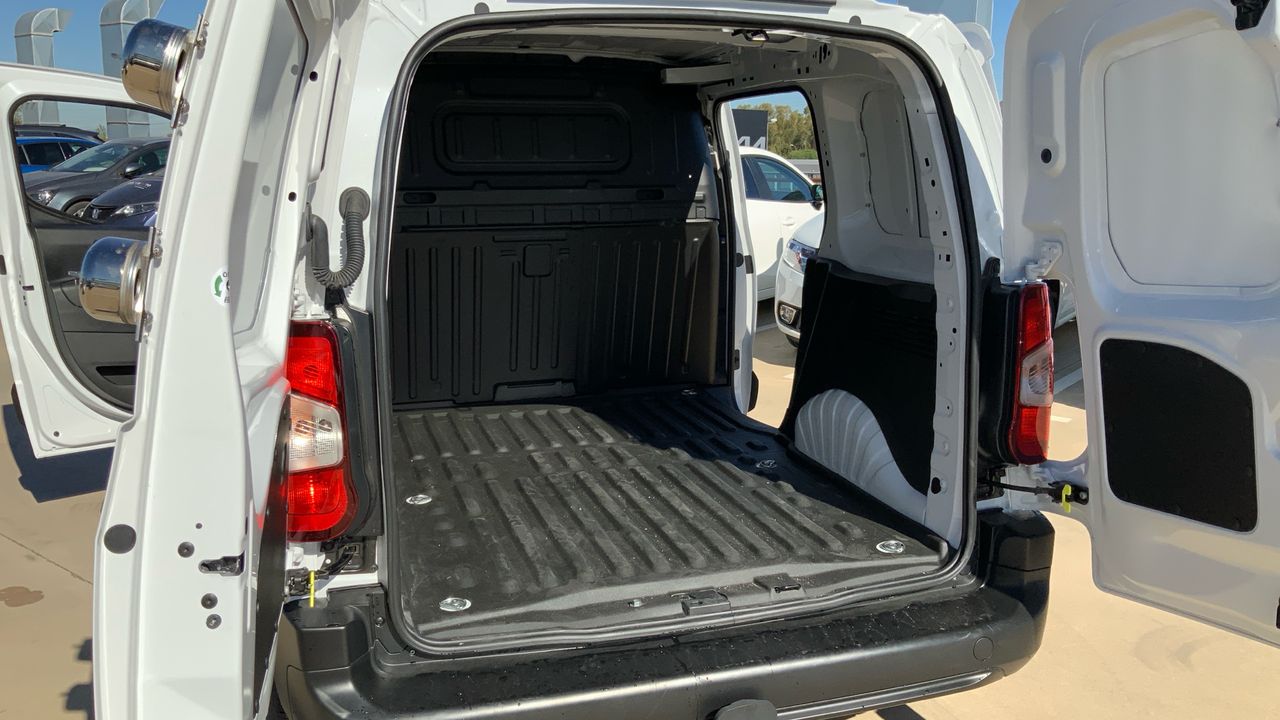 Toyota Proace City 1.5D 75KW GX PLUS MWB 650KG 102 4P