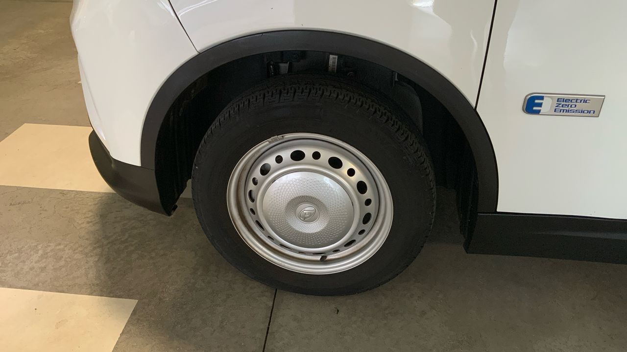Maxus eDeliver 3 BEV 35KWH AUTO LWB 122 4P