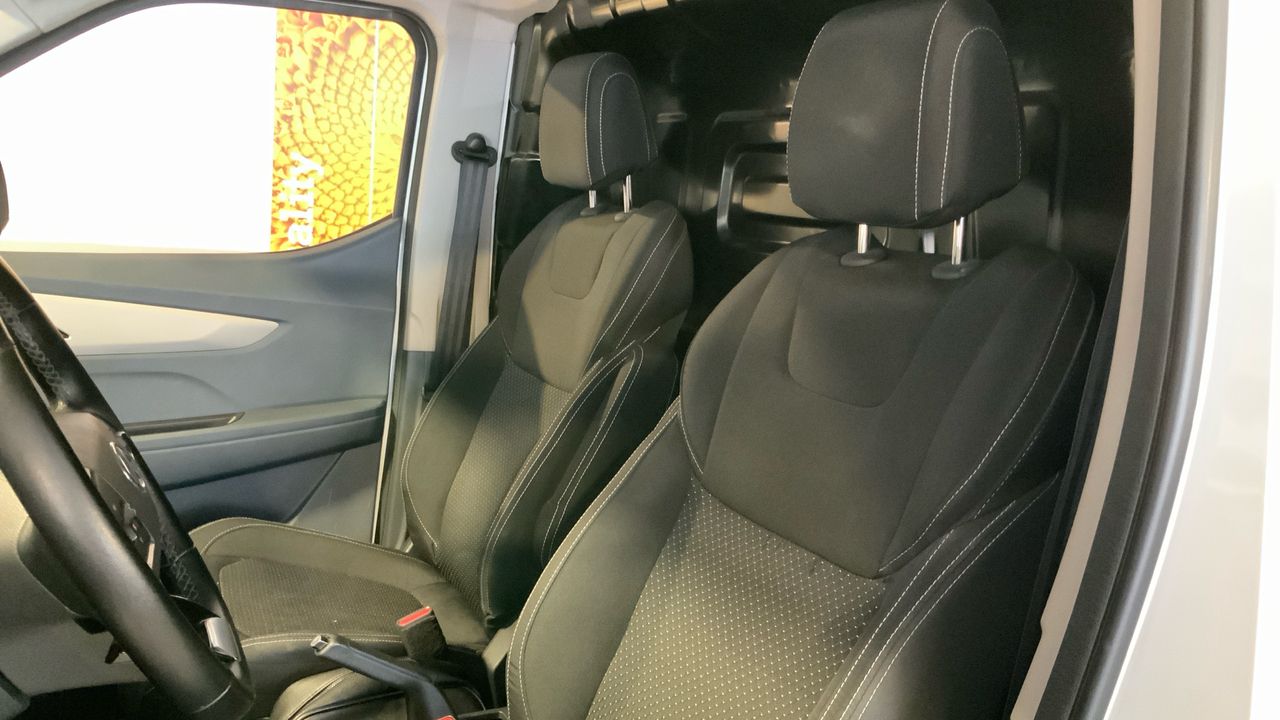 Maxus eDeliver 3 BEV 35KWH AUTO LWB 122 4P