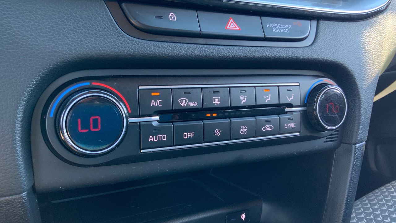 Kia Ceed 1.6 MHEV 100KW TECH 136 5P