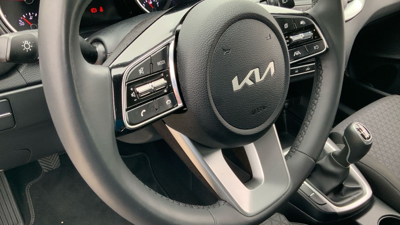 Kia Ceed 1.6 MHEV 100KW CONCEPT 136 5P