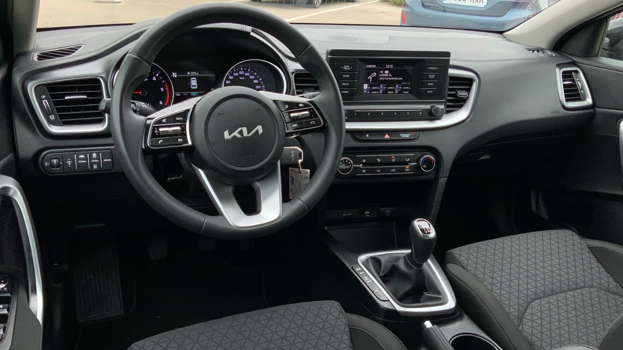 Kia Ceed 1.6 MHEV 100KW CONCEPT 136 5P