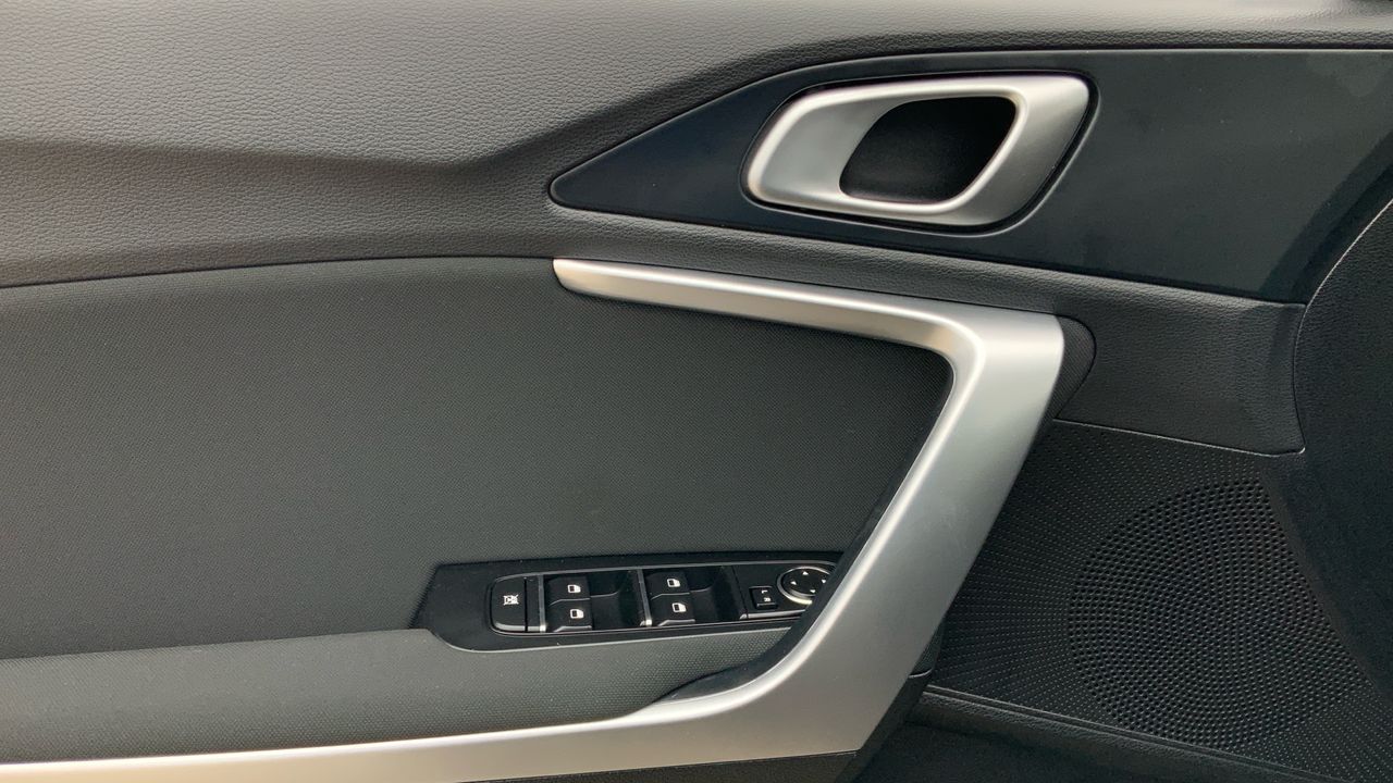 Kia Ceed 1.6 MHEV 100KW CONCEPT 136 5P