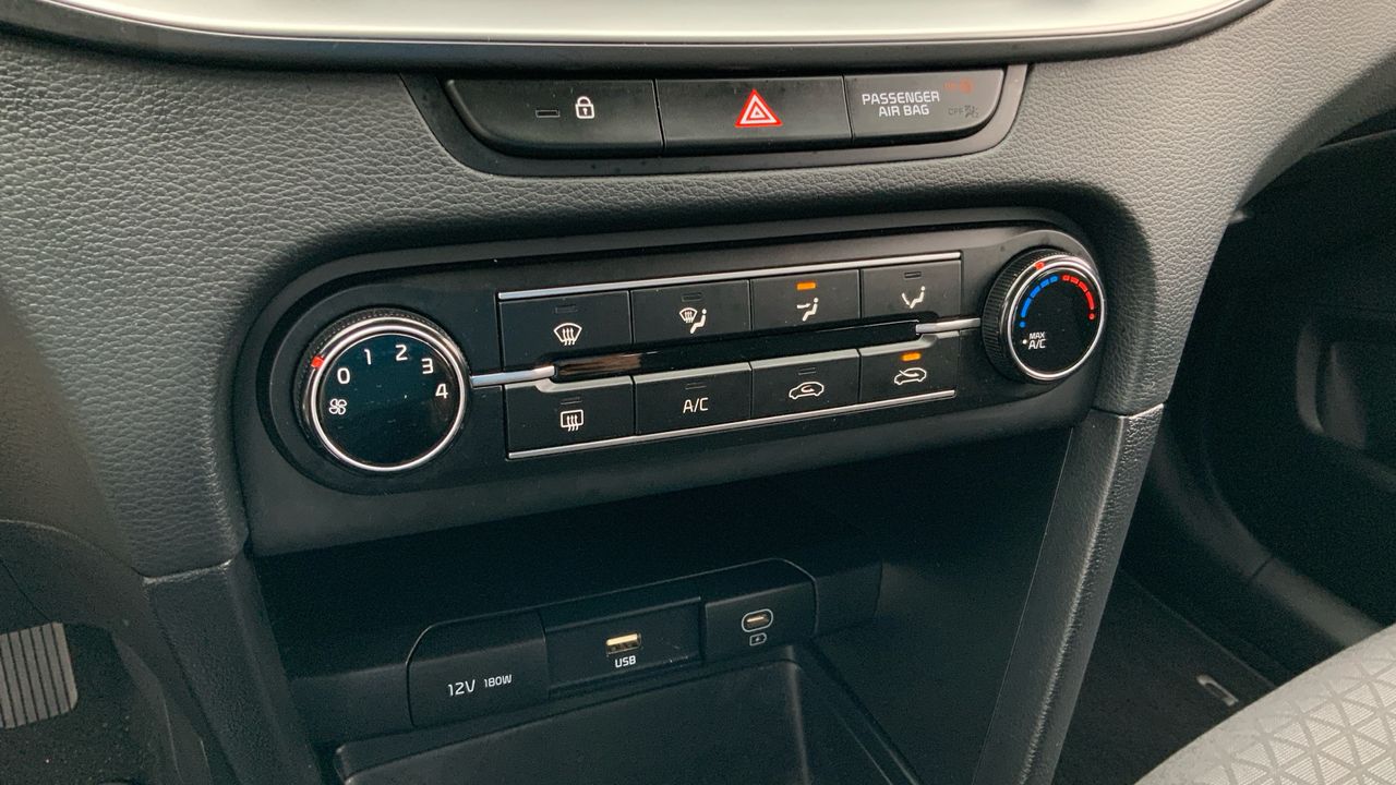 Kia Ceed 1.6 MHEV 100KW CONCEPT 136 5P