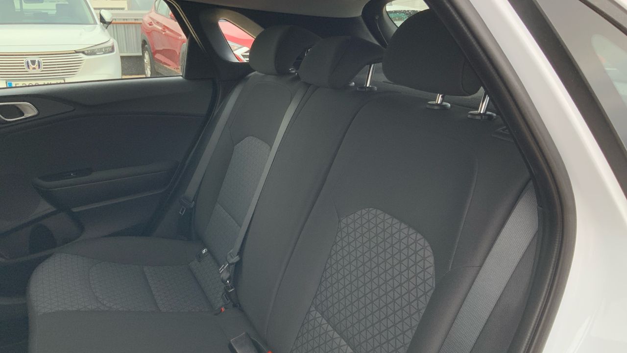 Kia Ceed 1.6 MHEV 100KW CONCEPT 136 5P