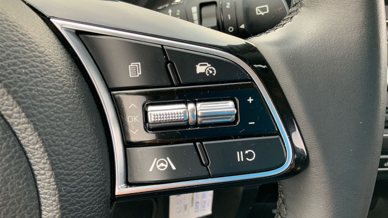 Kia Ceed 1.6 MHEV 100KW CONCEPT 136 5P