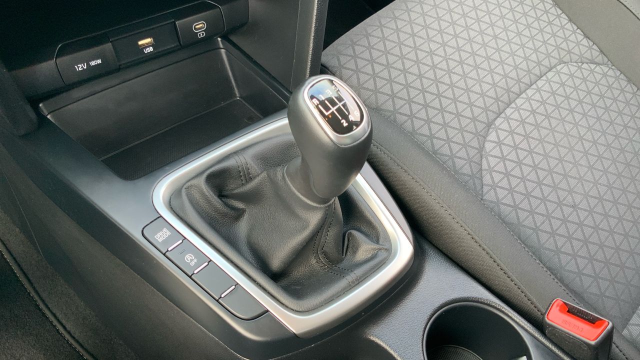 Kia Ceed 1.6 MHEV 100KW CONCEPT 136 5P