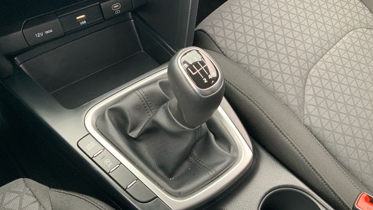 Kia Ceed 1.6 MHEV 100KW CONCEPT 136 5P