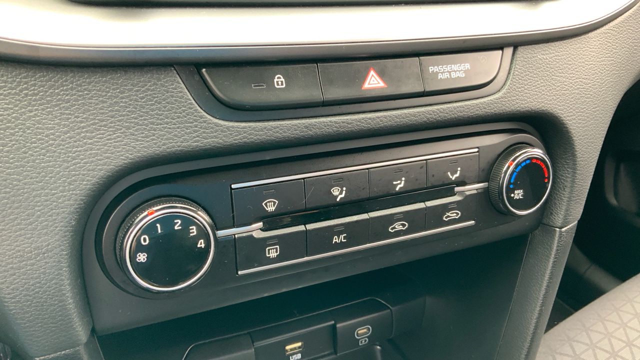 Kia Ceed 1.6 MHEV 100KW CONCEPT 136 5P