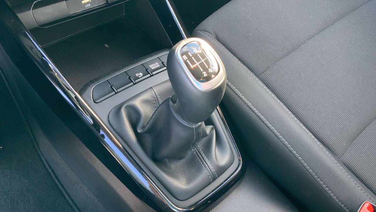 Kia Rio 1.0 T-GDI MHEV IMT 74KW DRIVE 100 5P