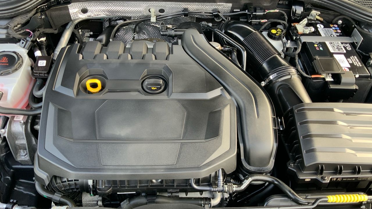 Volkswagen Golf 1.5 TSI 110KW R-LINE 150 5P