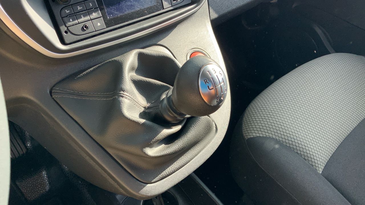 Nissan NV250 1.5 DCI 59KW L1H1 OPTIMA 80 4P
