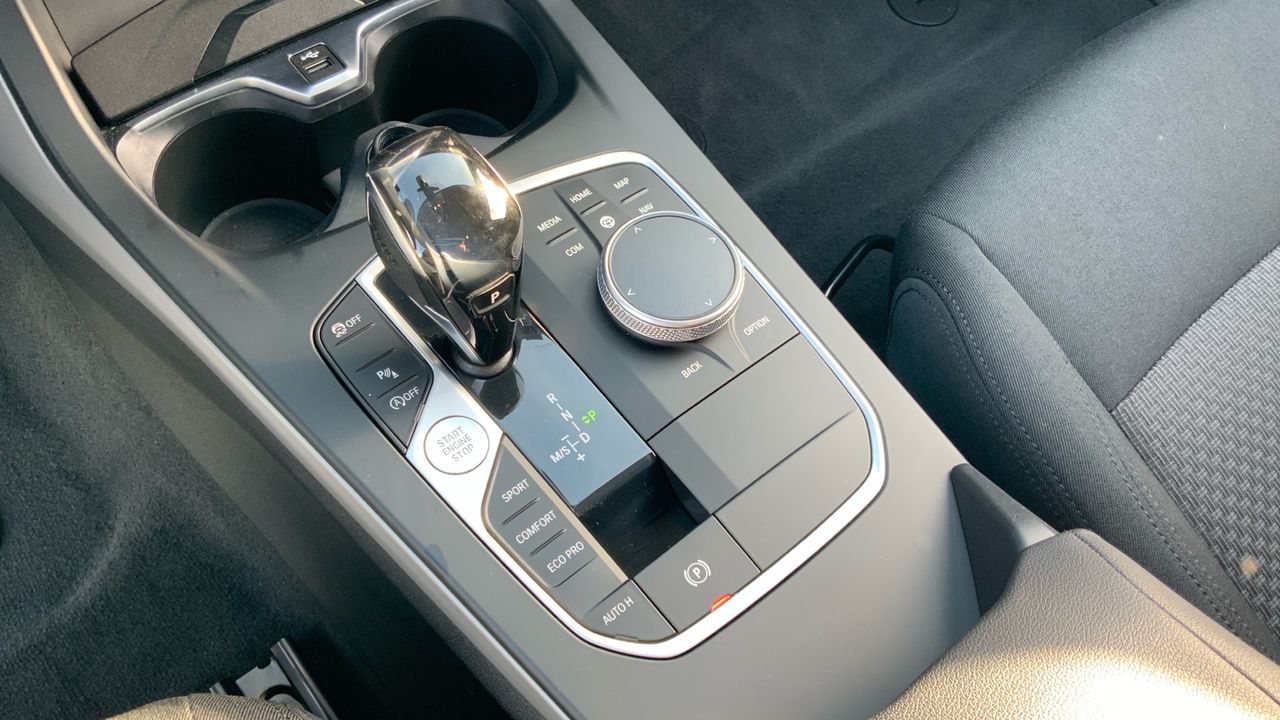 BMW Serie 1 2.0 118D BUSINESS AUTO 150 5P