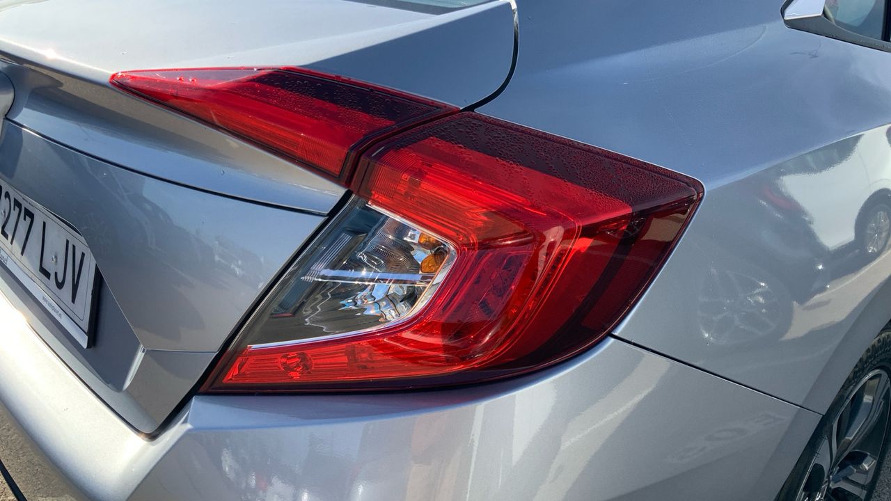 Honda Civic 1.5 I-VTEC TURBO ELEGANCE 182 4P