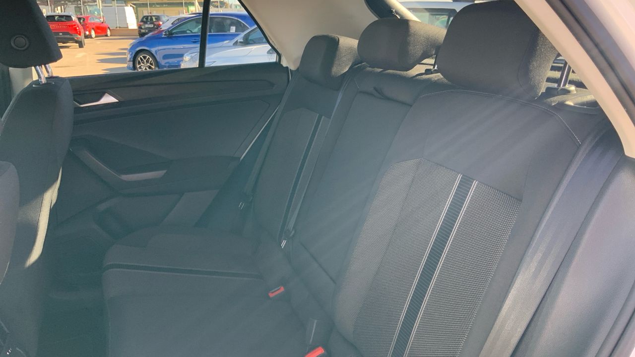 Volkswagen T-Roc 1.0 TSI 81KW ADVANCE R-LINE 110 5P