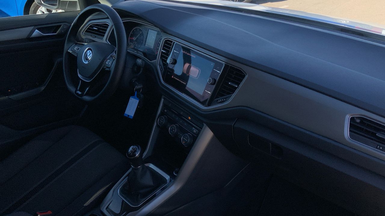 Volkswagen T-Roc 1.0 TSI 81KW ADVANCE R-LINE 110 5P