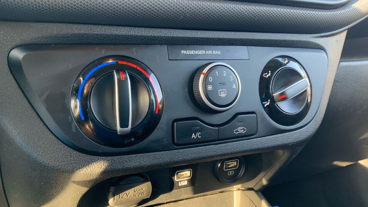 Hyundai i10 1.0 KLASS 67 5P