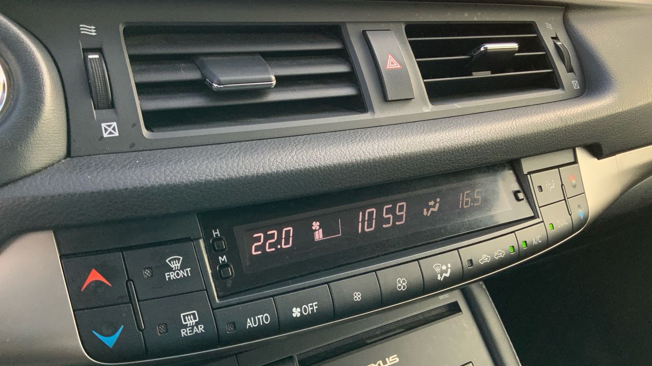 Lexus CT 1.8 200H HYBRID BUSINESS AUTO 136 5P