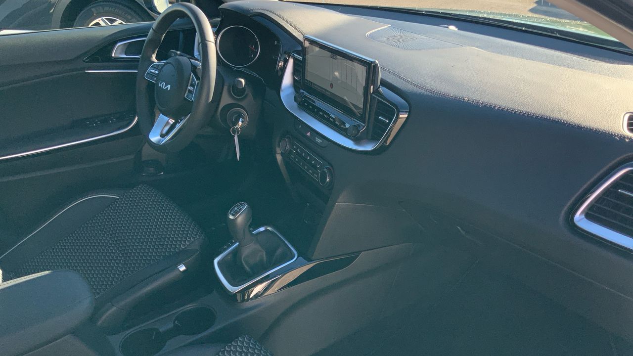 Kia Ceed 1.6 MHEV 100KW TECH 136 5P