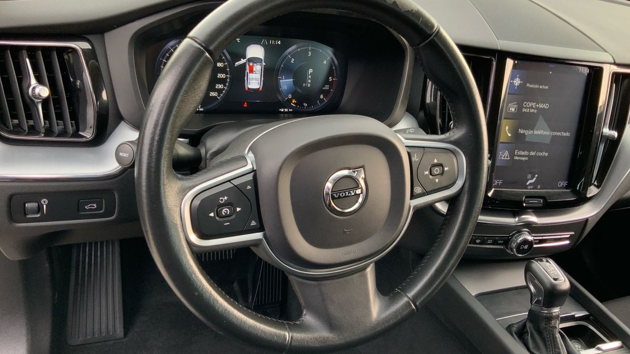 Volvo XC60 2.0 D4 MOMENTUM AUTO 190 5P