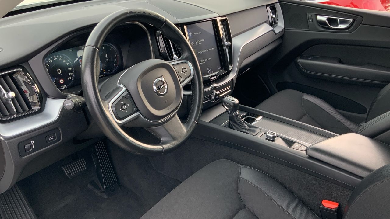 Volvo XC60 2.0 D4 MOMENTUM AUTO 190 5P