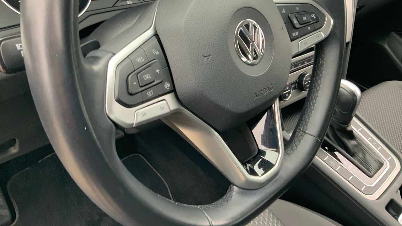 Volkswagen Passat 1.6 TDI 88KW DSG 120 4P