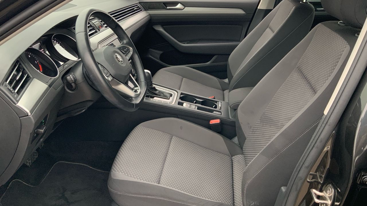 Volkswagen Passat 1.6 TDI 88KW DSG 120 4P