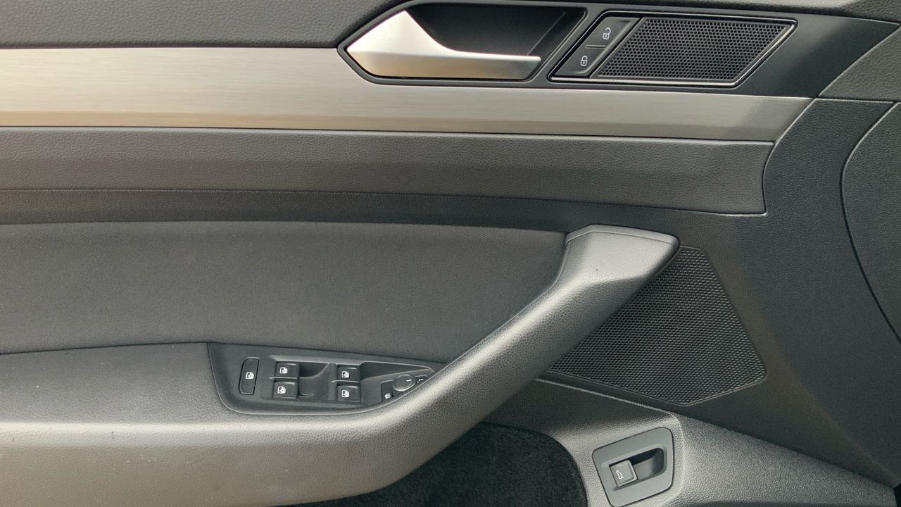 Volkswagen Passat 1.6 TDI 88KW DSG 120 4P