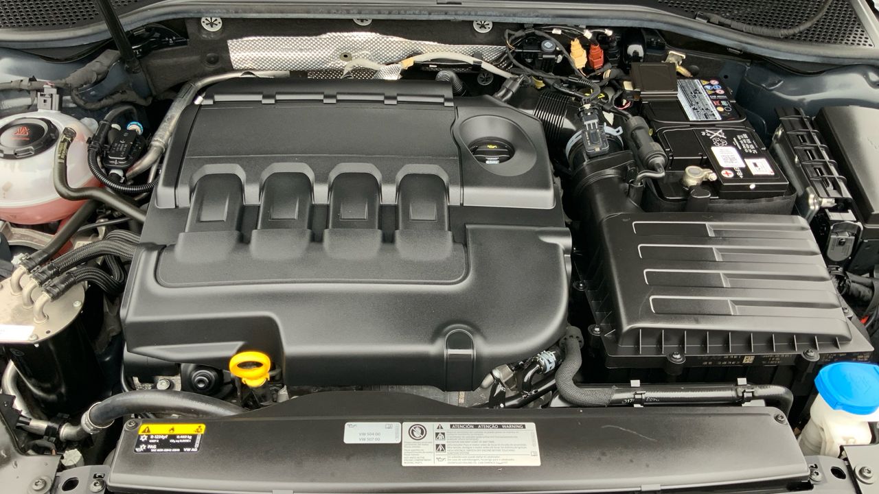 Volkswagen Passat 1.6 TDI 88KW DSG 120 4P