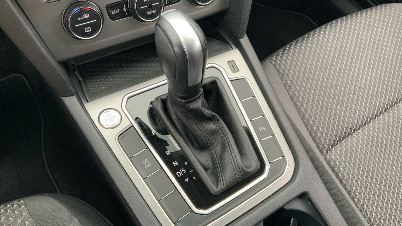 Volkswagen Passat 1.6 TDI 88KW DSG 120 4P