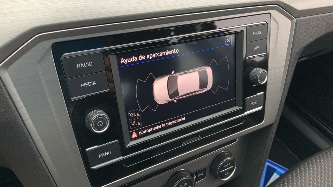 Volkswagen Passat 1.6 TDI 88KW DSG 120 4P