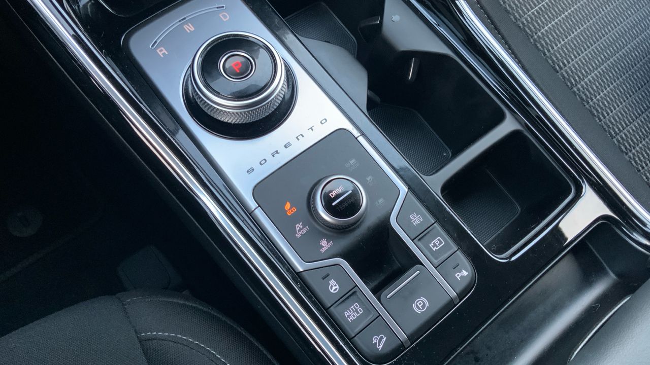 Kia Sorento 1.6 T-GDI PHEV EMOTION AUTO 4WD 265 5P 7 Plazas