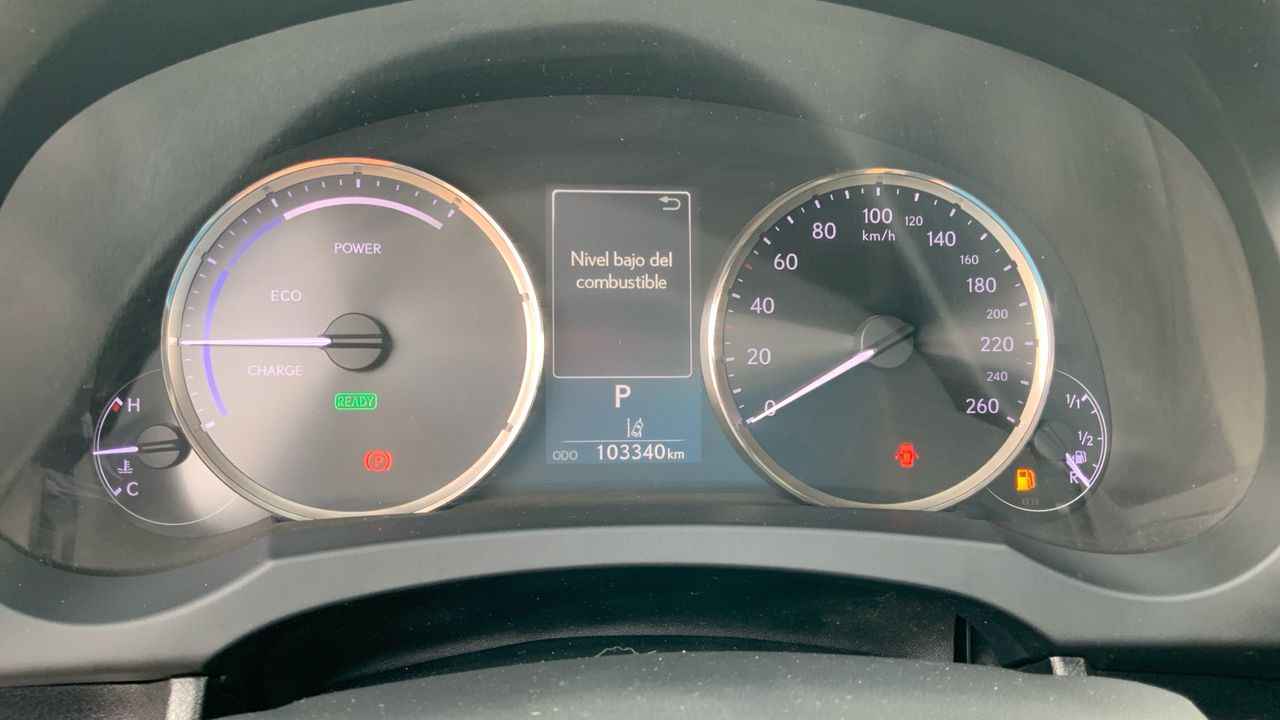 Lexus IS 2.5 300H EXECUTIVE 223 4P