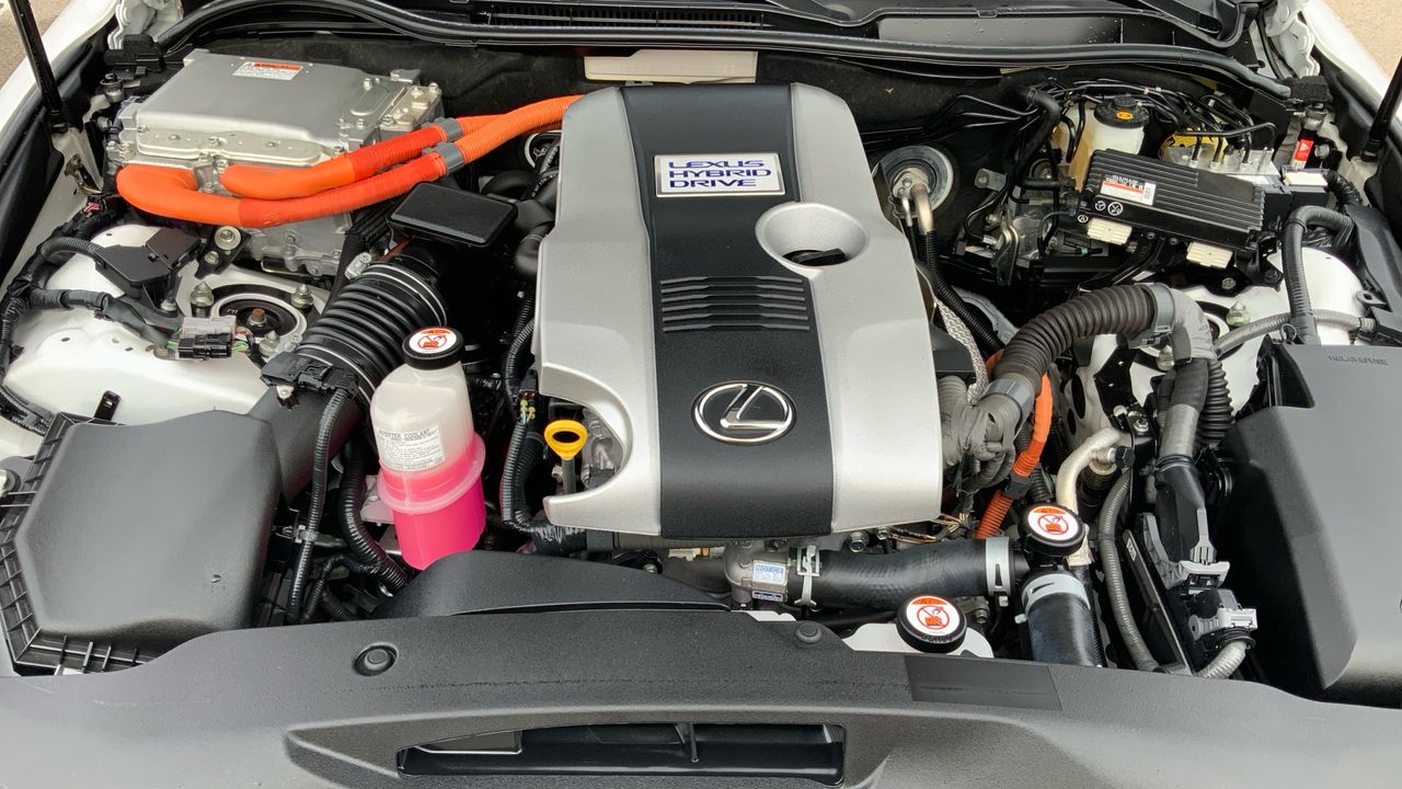 Lexus IS 2.5 300H EXECUTIVE 223 4P