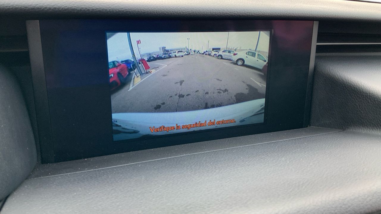 Lexus IS 2.5 300H EXECUTIVE 223 4P