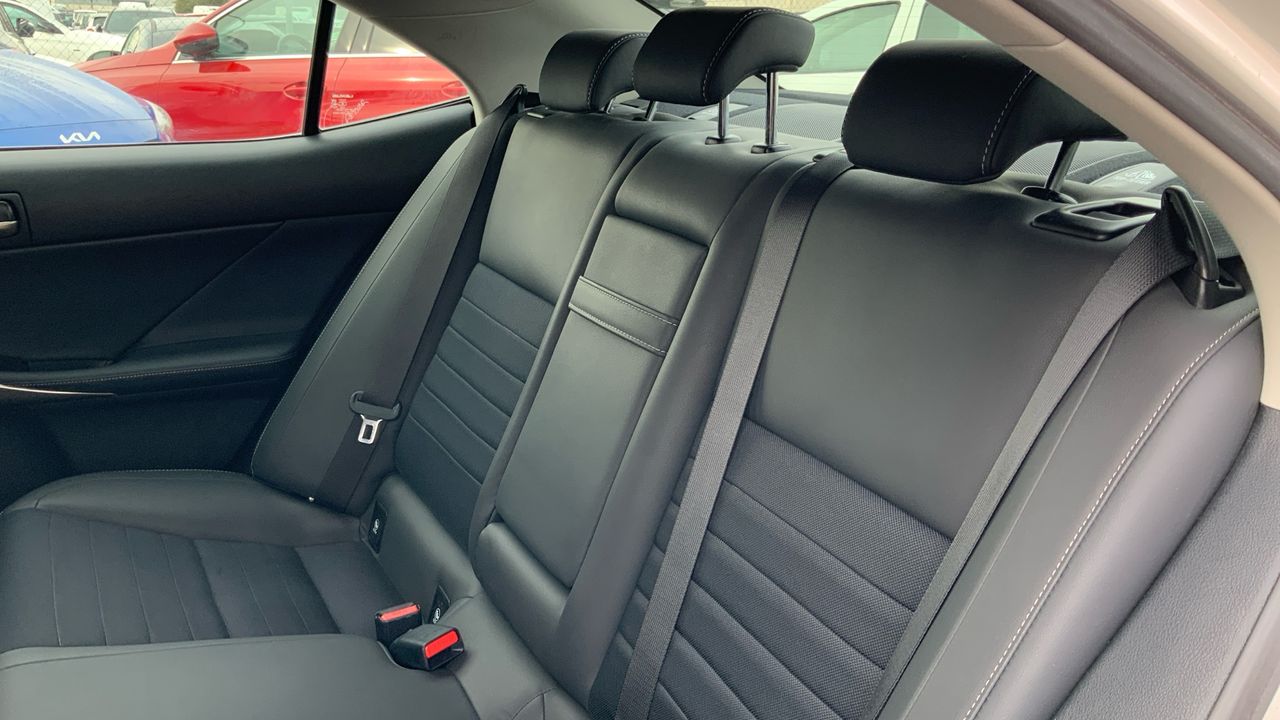 Lexus IS 2.5 300H EXECUTIVE 223 4P