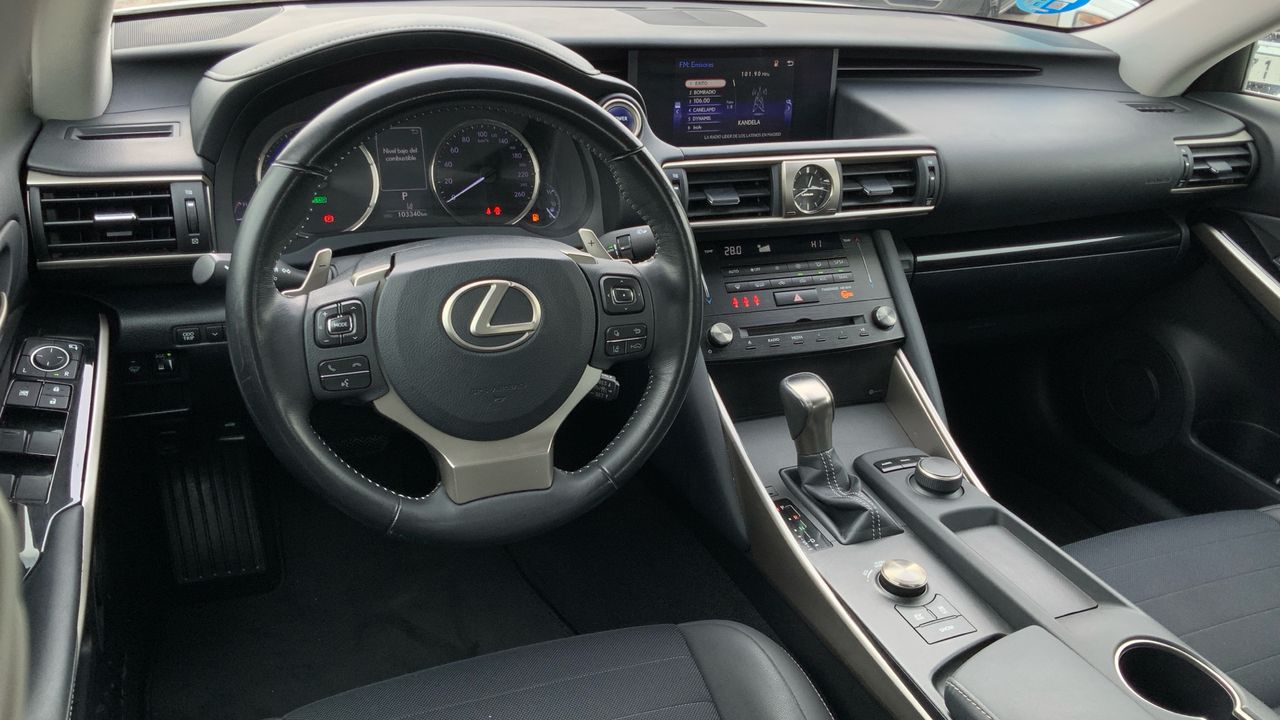 Lexus IS 2.5 300H EXECUTIVE 223 4P