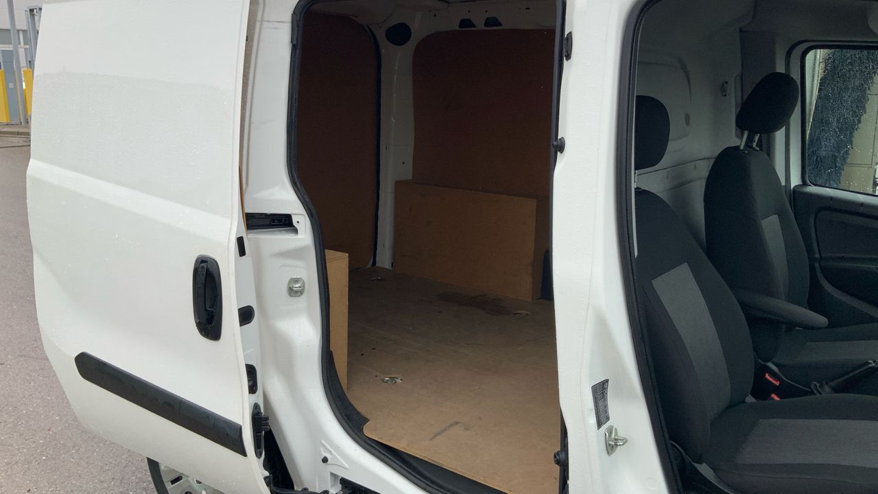 Fiat Doblò 1.6 MJET 66KW EUD6 F L1H1 SX 90 4P