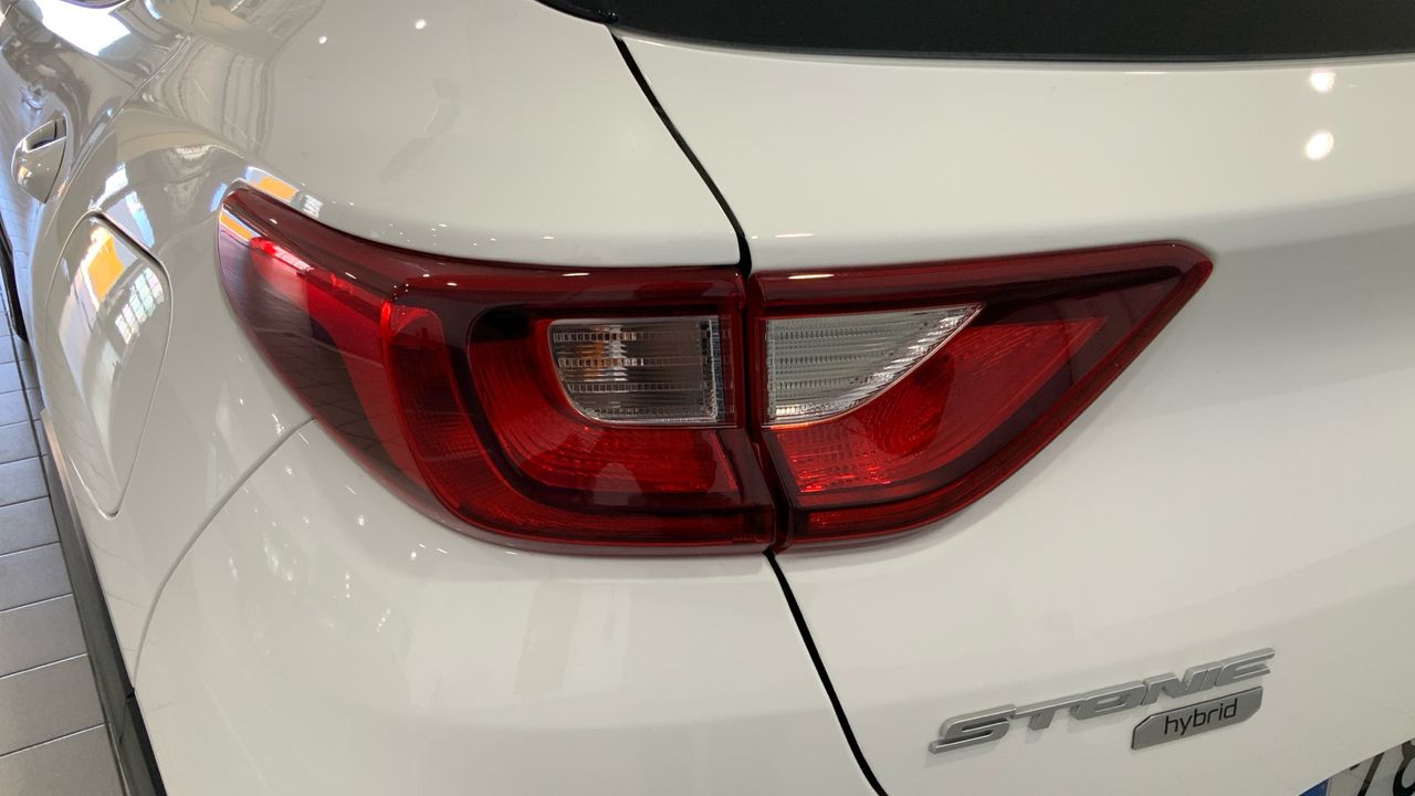 Kia Stonic 1.0 T-GDI MHEV IMT 74KW DRIVE 100 5P